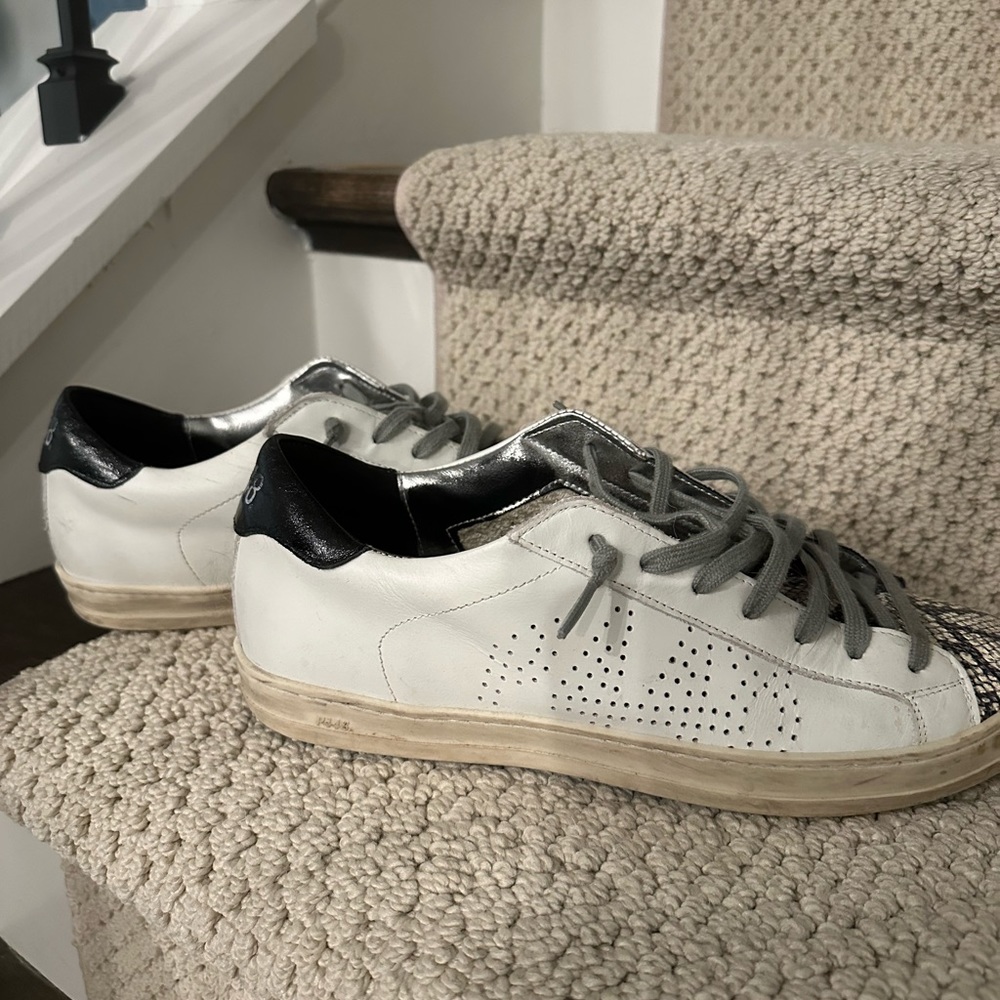 Women’s size 39 P448 sneakers